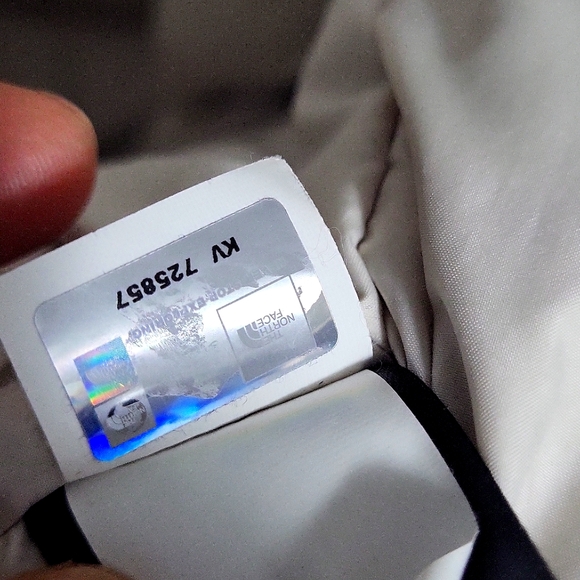 The North Face Women's Beige Parka with Faux Fur Hood Large size pre-owned. - Picture 10 of 12